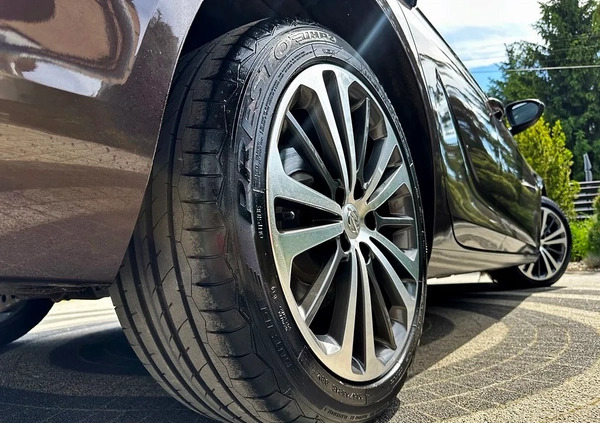 Opel Insignia cena 57999 przebieg: 221226, rok produkcji 2017 z Swarzędz małe 781